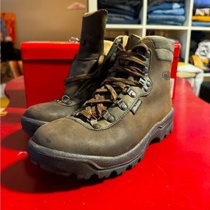 Vintage Raichle Mountaineering Boots Mens Size 8M Swiss Made Hiking